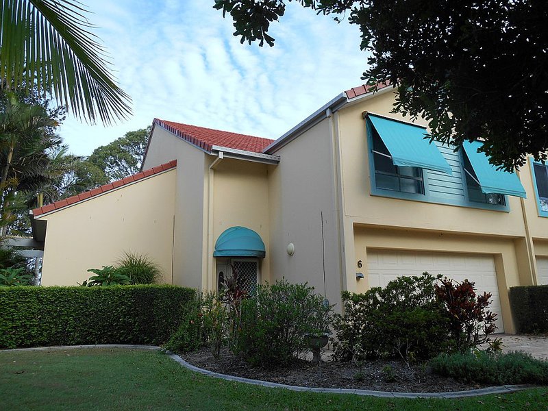 Photo - 142/125 Santa Cruz Boulevard, Clear Island Waters QLD 4226 - Image 8