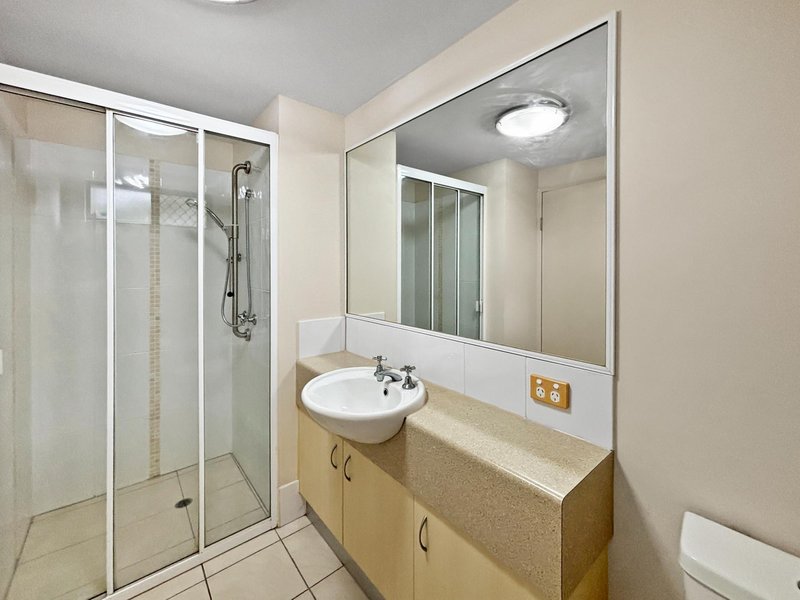 Photo - 1/423 - 427 Draper Street, Parramatta Park QLD 4870 - Image 6