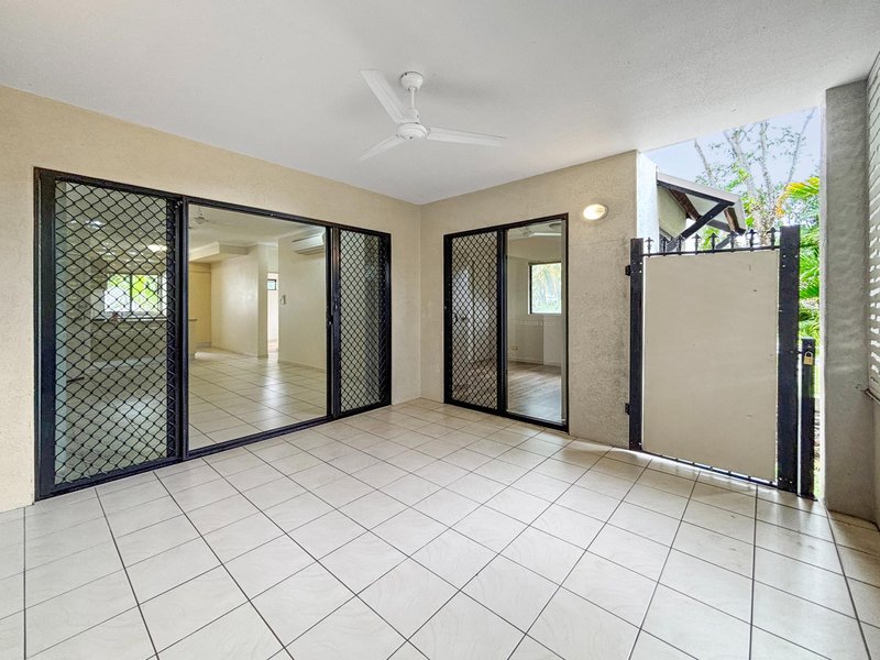 Photo - 1/423 - 427 Draper Street, Parramatta Park QLD 4870 - Image 11