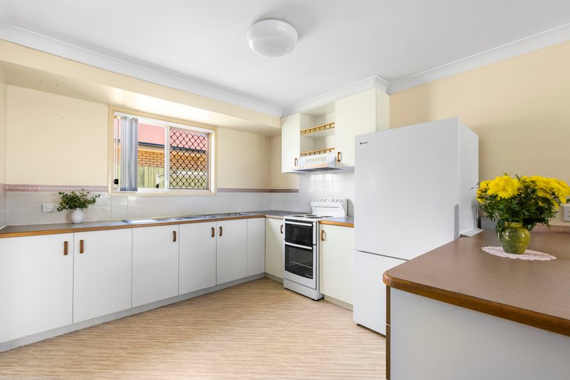 Photo - 1/423 Hume Street, Kearneys Spring QLD 4350 - Image 3