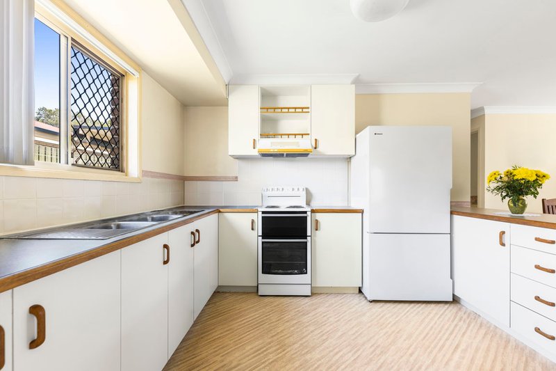 Photo - 1/423 Hume Street, Kearneys Spring QLD 4350 - Image 4