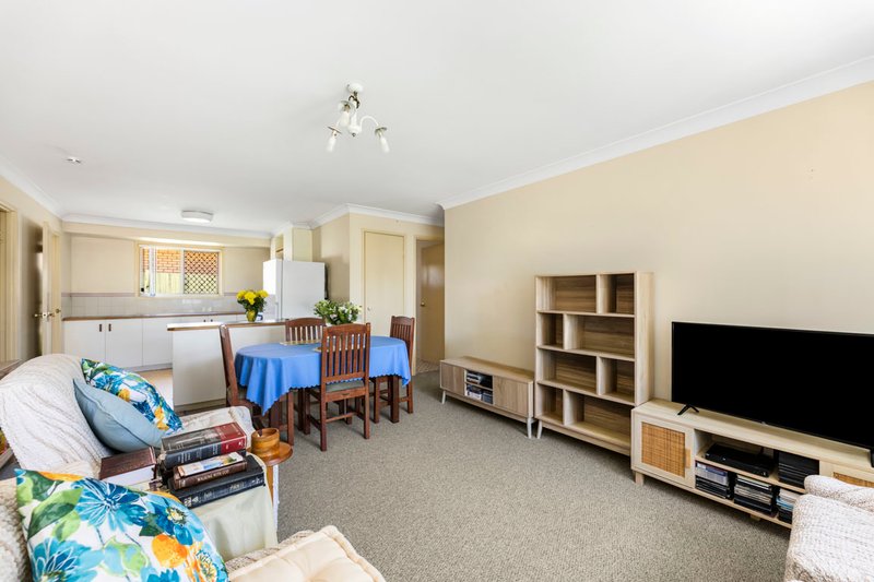 Photo - 1/423 Hume Street, Kearneys Spring QLD 4350 - Image 7