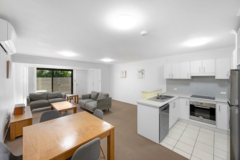 Photo - 14/24 Kent Street, West Gladstone QLD 4680 - Image 1