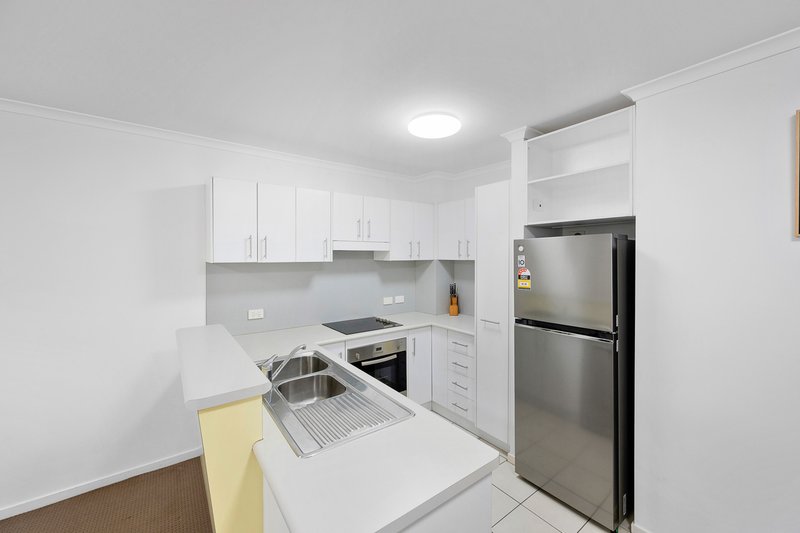 Photo - 14/24 Kent Street, West Gladstone QLD 4680 - Image 2