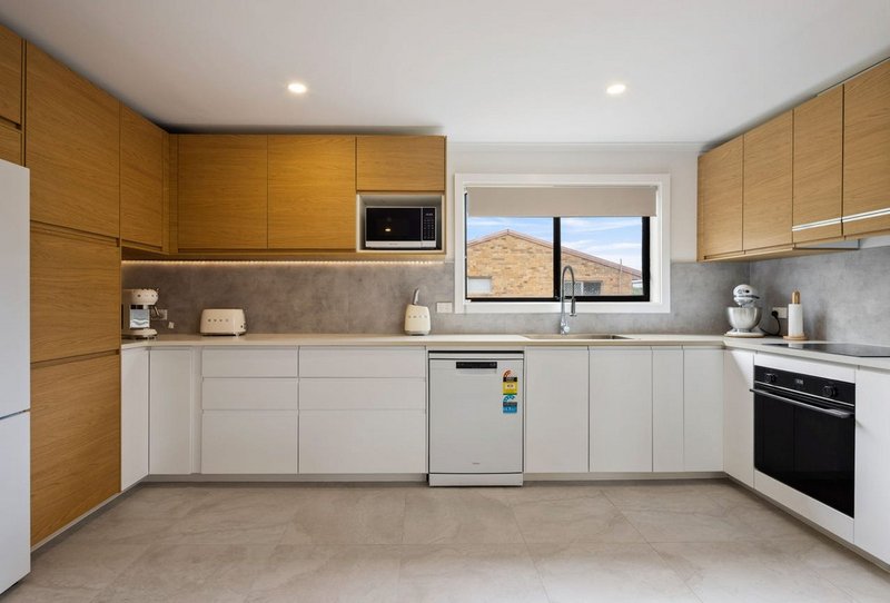 Photo - 14/28 Hunter Avenue, Labrador QLD 4215 - Image 3