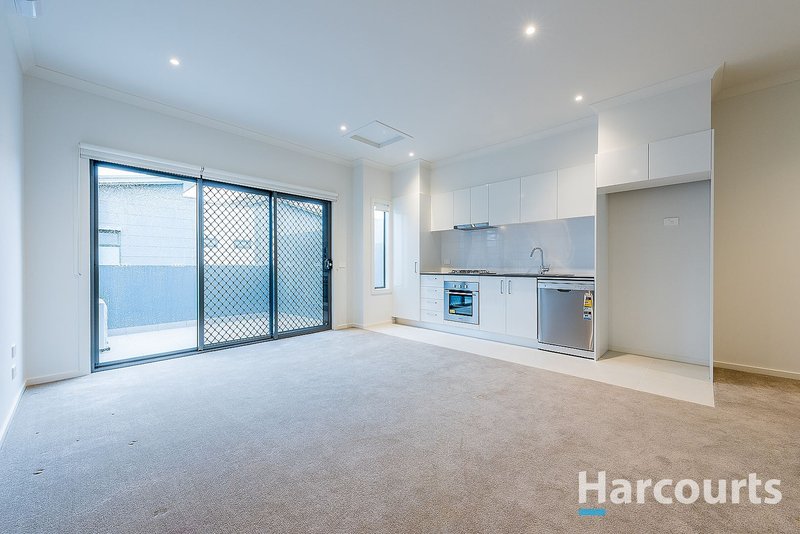 Photo - 14/29 Stamford Crescent, Rowville VIC 3178 - Image 4