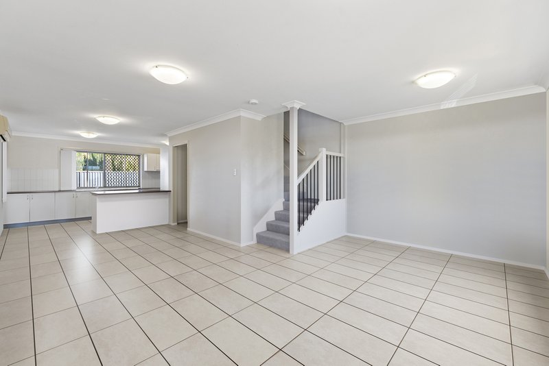 Photo - 1/43 Brisbane Crescent, Deception Bay QLD 4508 - Image 4