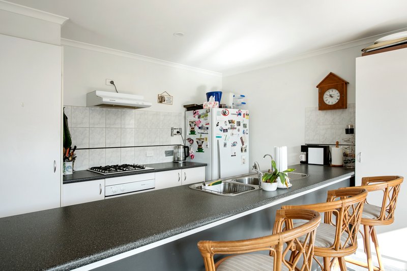 Photo - 143 Carrum Woods Drive, Carrum Downs VIC 3201 - Image 5