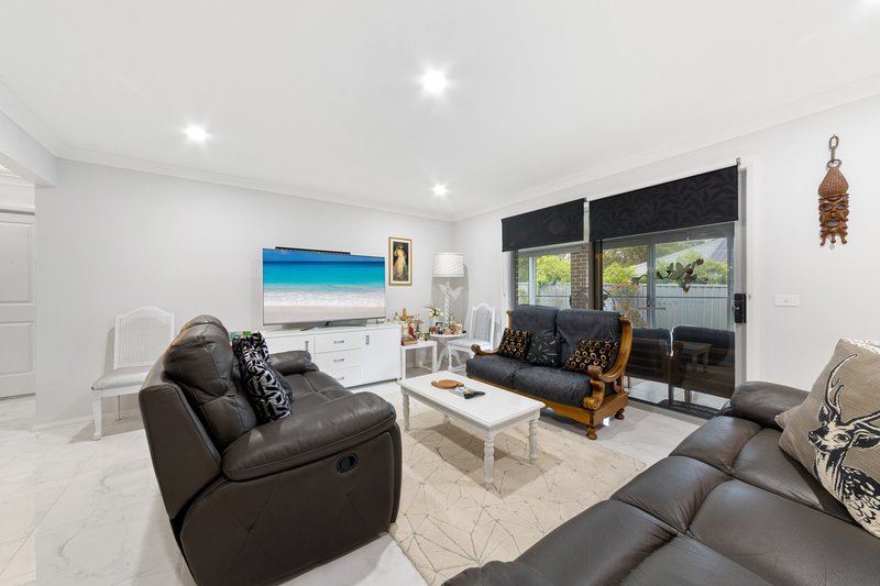 Photo - 143 Colorado Drive, Blue Haven NSW 2262 - Image 3