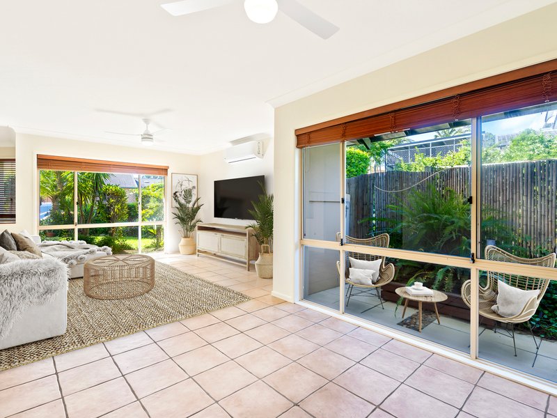 Photo - 1/43 Doubleview Drive, Elanora QLD 4221 - Image 2