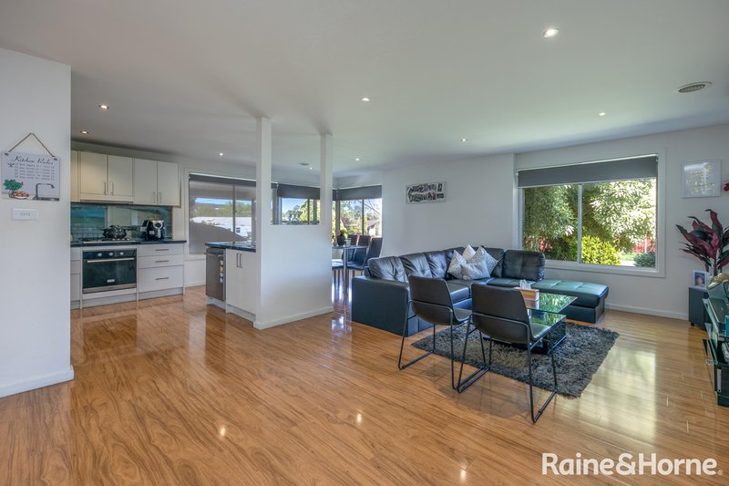 Photo - 1/43 Grant Avenue, Gisborne VIC 3437 - Image 4