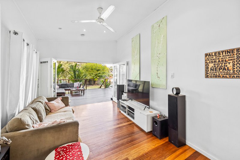 Photo - 143 Greenslopes Street, Edge Hill QLD 4870 - Image 13