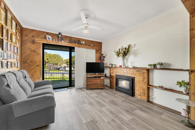 Photo - 143 Holdsworth Road, North Bendigo VIC 3550 - Image 3