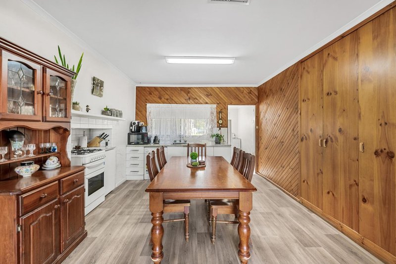Photo - 143 Holdsworth Road, North Bendigo VIC 3550 - Image 5