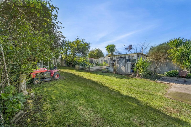 Photo - 143 Holdsworth Road, North Bendigo VIC 3550 - Image 11