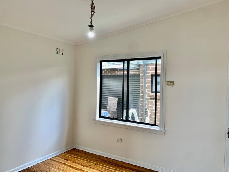Photo - 143 Lawrence Hargrave Road, Warwick Farm NSW 2170 - Image 5