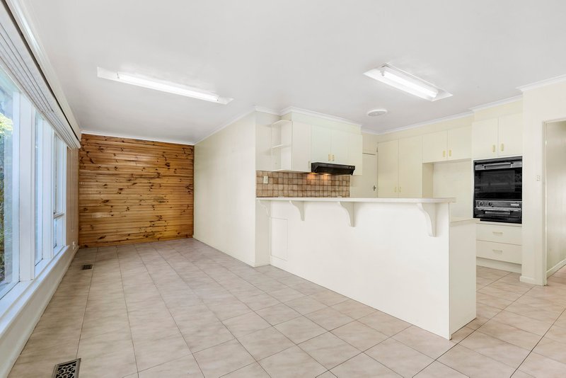 Photo - 143 Mahoneys Rd , Forest Hill VIC 3131 - Image 3