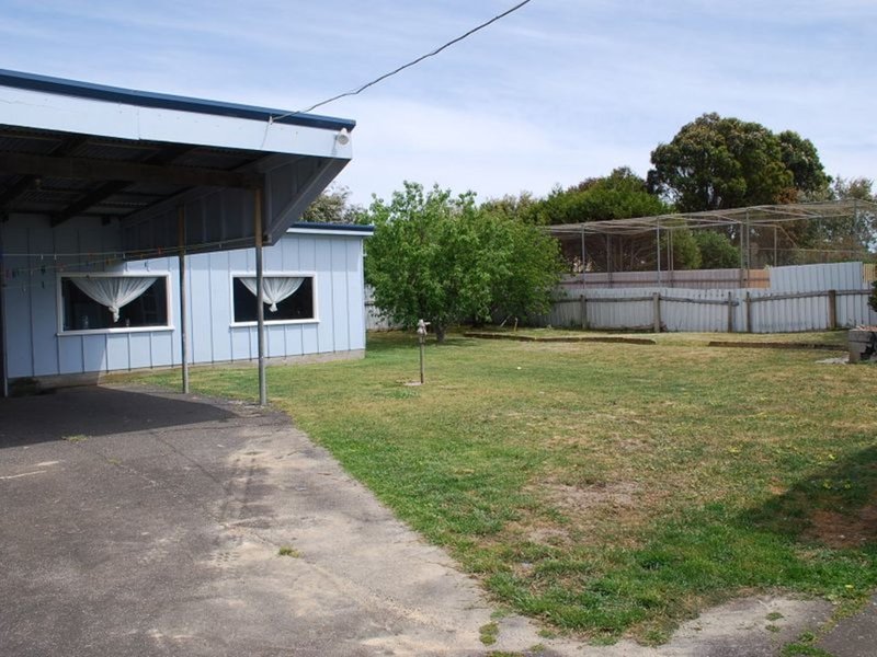 Photo - 143 Old Bass Highway, Wynyard TAS 7325 - Image 8