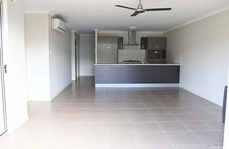 Photo - 1/43 Paradise Road, Burpengary QLD 4505 - Image 4