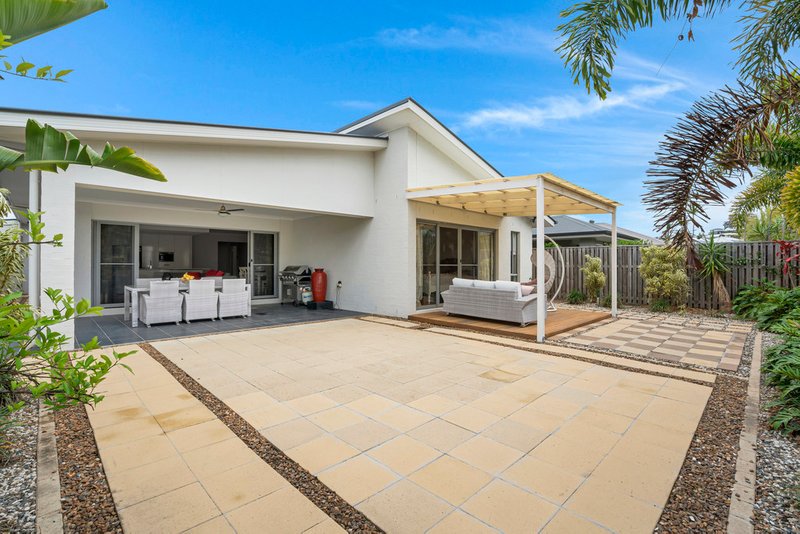 Photo - 143 Riverstone Crossing, Maudsland QLD 4210 - Image 15