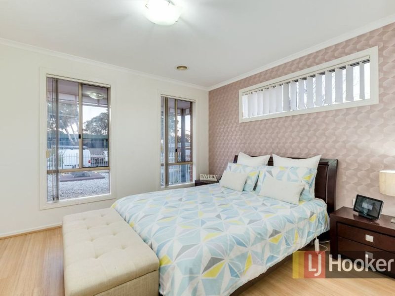 Photo - 1/43 Somerville Road, Hampton Park VIC 3976 - Image 4