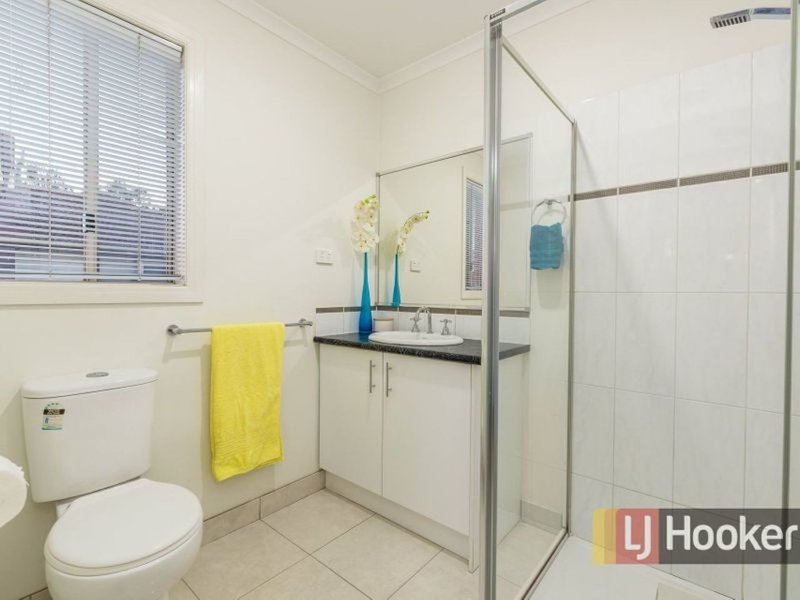 Photo - 1/43 Somerville Road, Hampton Park VIC 3976 - Image 11