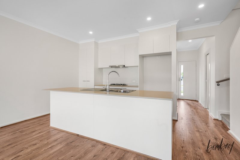 Photo - 143 The Parade, Wollert VIC 3750 - Image 9