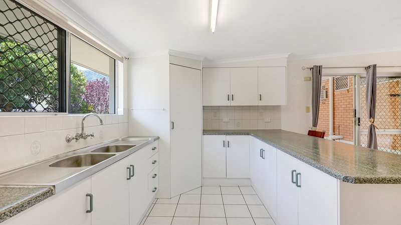 Photo - 143 Toogood Road, Bayview Heights QLD 4868 - Image 4