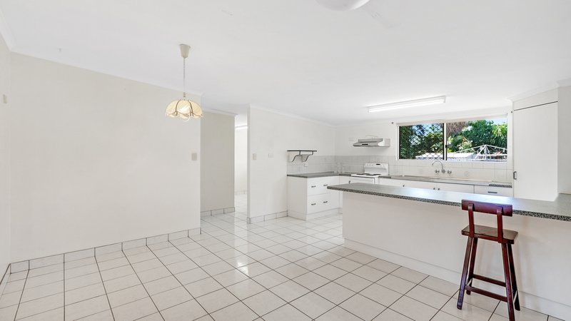 Photo - 143 Toogood Road, Bayview Heights QLD 4868 - Image 6