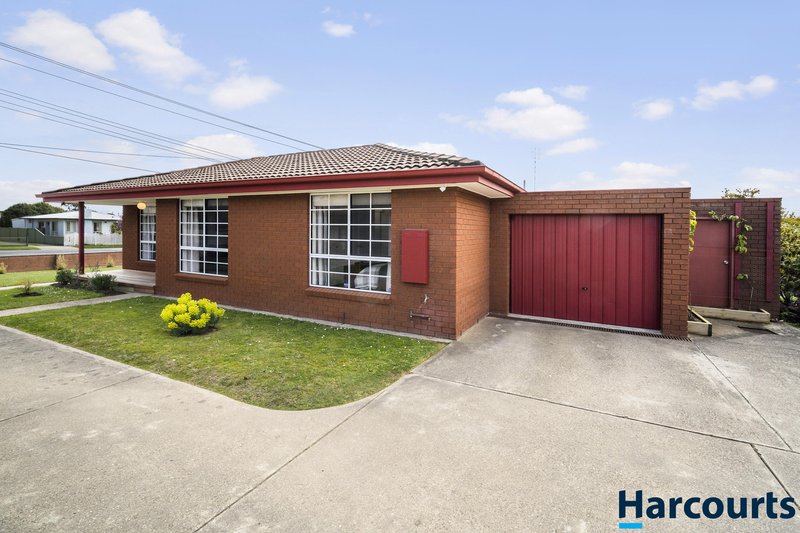 Photo - 1/430 Gillies Street North, Wendouree VIC 3355 - Image 2