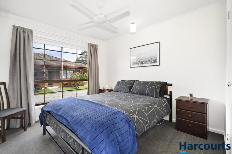 Photo - 1/430 Gillies Street North, Wendouree VIC 3355 - Image 7