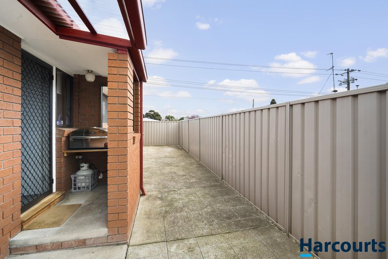 Photo - 1/430 Gillies Street North, Wendouree VIC 3355 - Image 10