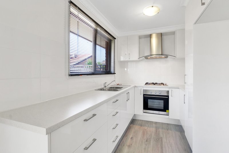 Photo - 14/31-33 Deutgam Street, Werribee VIC 3030 - Image 3