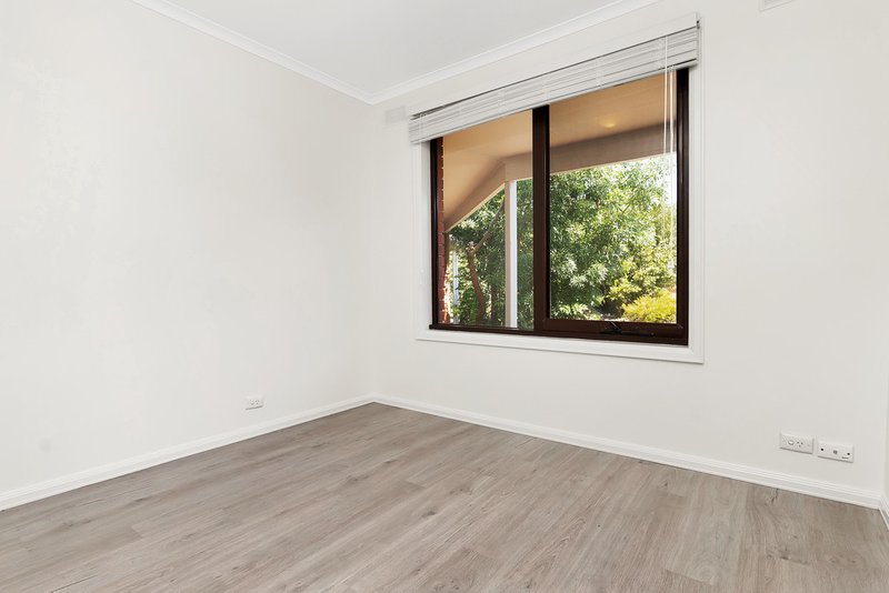 Photo - 14/31-33 Deutgam Street, Werribee VIC 3030 - Image 4