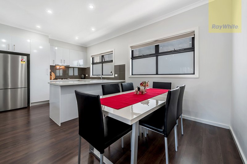 Photo - 14/31-57 Punt Street, Craigieburn VIC 3064 - Image 3