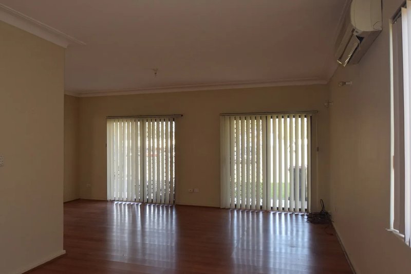 Photo - 1437 Elizabeth Drive, Kemps Creek NSW 2178 - Image 6