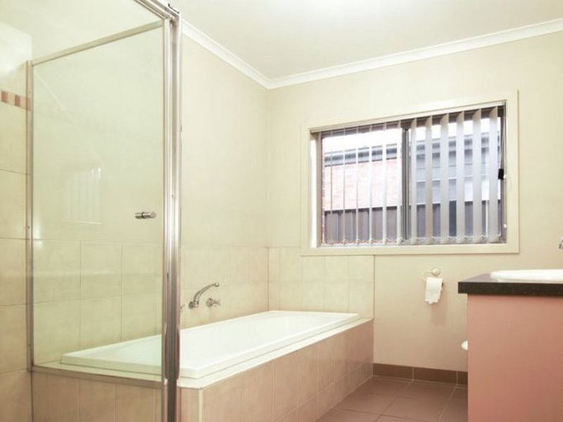 Photo - 14/39 Astley Crescent, Point Cook VIC 3030 - Image 6