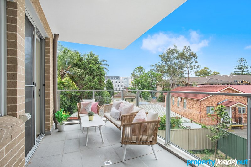 Photo - 14/4-6 Linden Street, Toongabbie NSW 2146 - Image 8