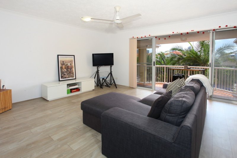 Photo - 14/4-6 Purli Street, Chevron Island QLD 4217 - Image 3