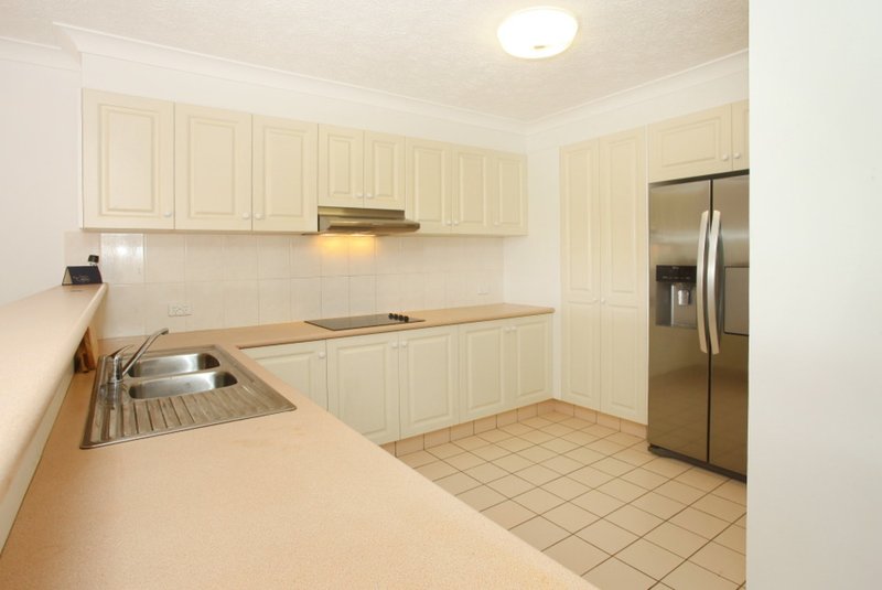 Photo - 14/4-6 Purli Street, Chevron Island QLD 4217 - Image 7