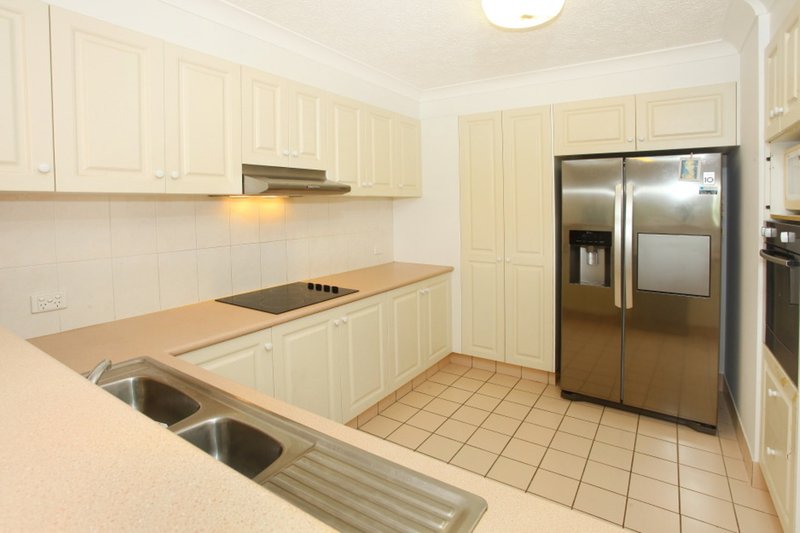 Photo - 14/4-6 Purli Street, Chevron Island QLD 4217 - Image 8