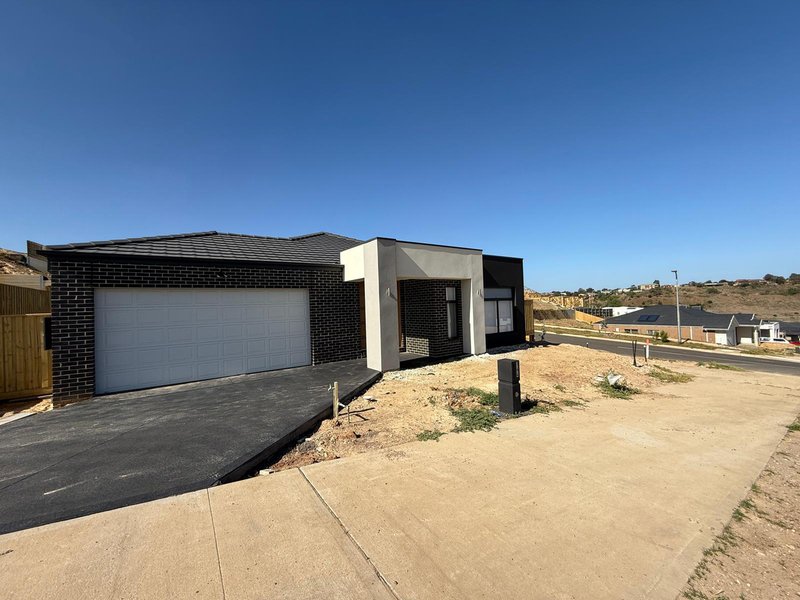 144 Adelong Way, Bacchus Marsh VIC 3340