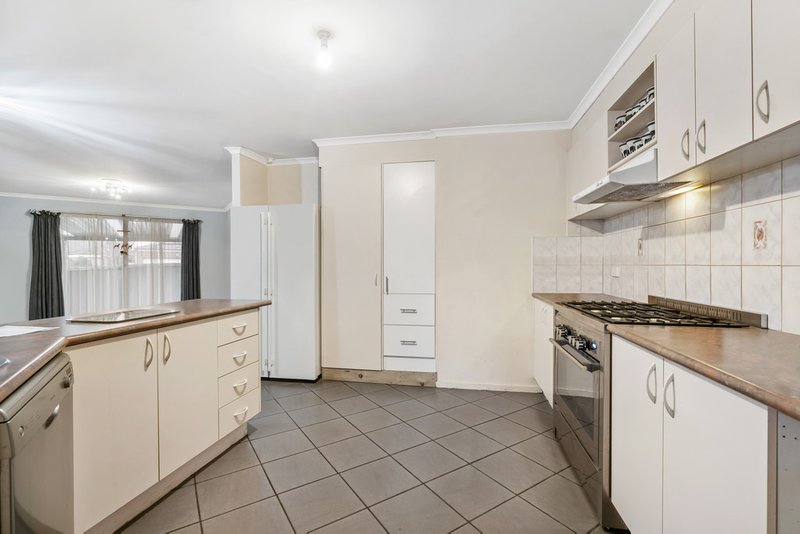 Photo - 144 Bellbridge Drive, Hoppers Crossing VIC 3029 - Image 8