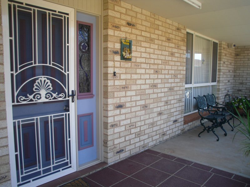 Photo - 1/44 Brolgan Road, Parkes NSW 2870 - Image 1