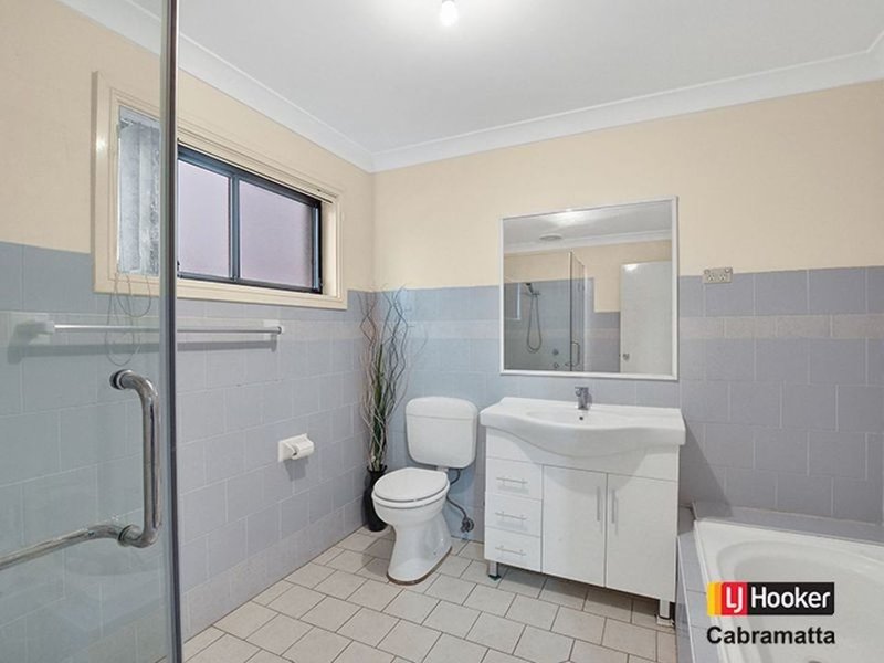 Photo - 1/44 Ferngrove Road, Canley Heights NSW 2166 - Image 4