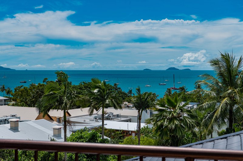 Photo - 14/4 Golden Orchid Drive, Airlie Beach QLD 4802 - Image 18