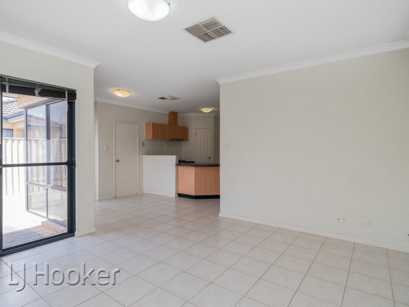 Photo - 1/44 Grey Street, Cannington WA 6107 - Image 4