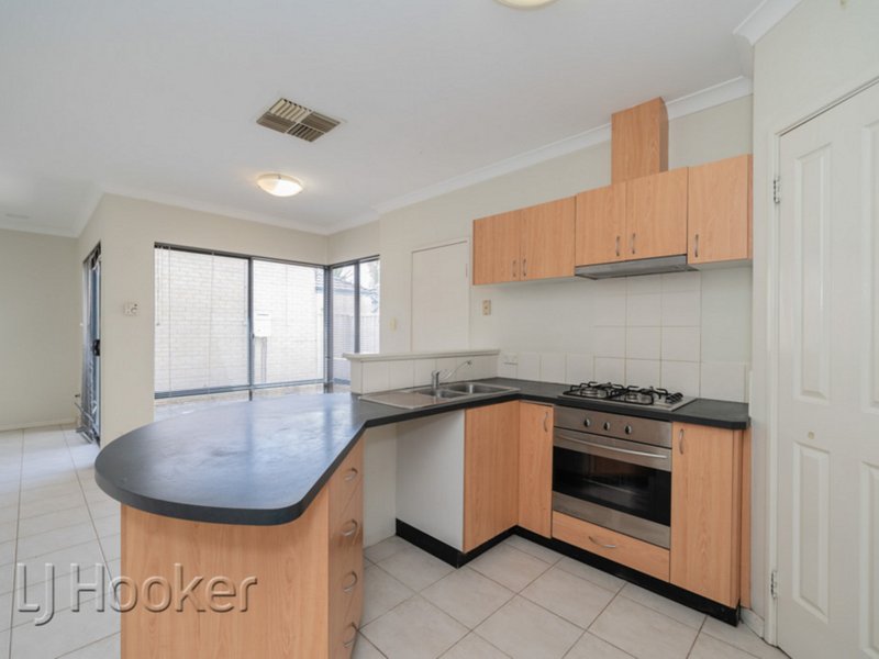 Photo - 1/44 Grey Street, Cannington WA 6107 - Image 8