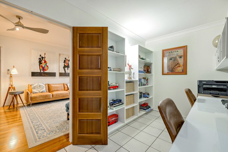 Photo - 144 Hillview Crescent, Whitfield QLD 4870 - Image 12