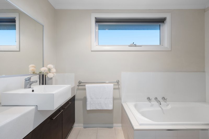 Photo - 1/44 Kathryn Road, Knoxfield VIC 3180 - Image 12